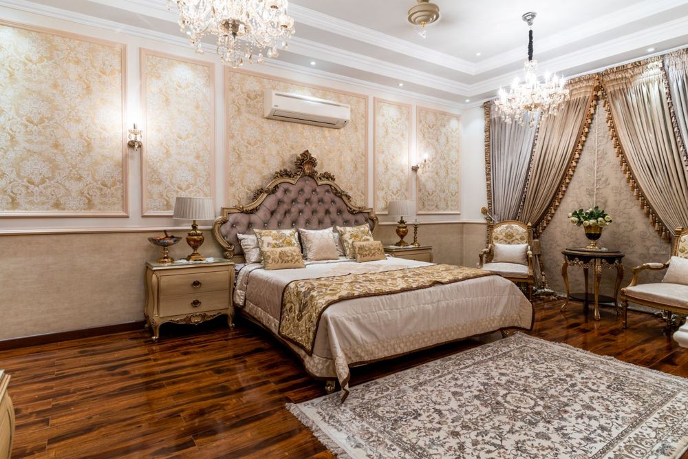 A classic hotel bedroom